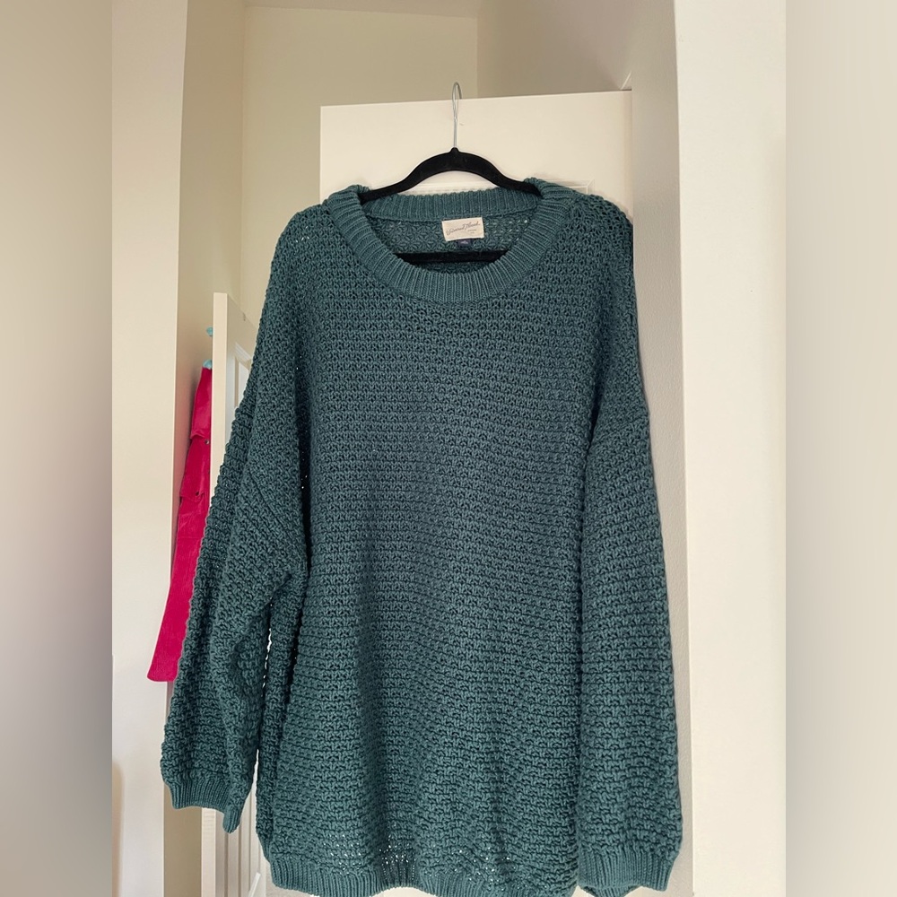Universal thread sweater